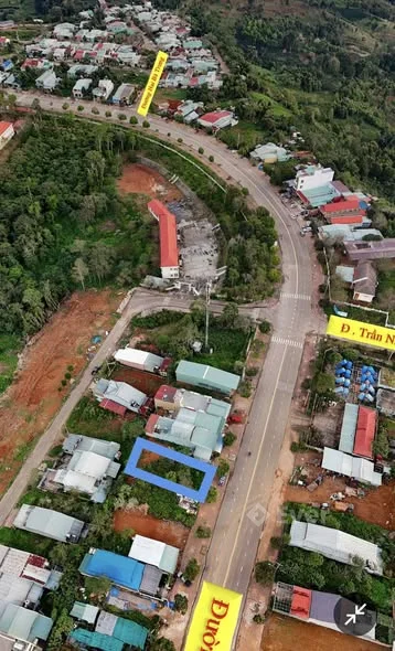 Một cặp đường Võ Nguyên Giáp, Măng Đen.Đẹp hơn em gái này luôn