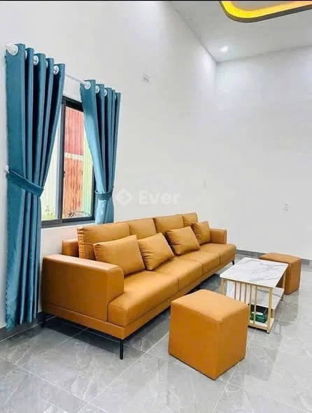 Bán nhà hẻm Lê Thánh Tôn phường Cẩm Thành Quảng Ngãi. Hẻm oto tới nhà