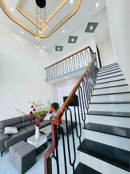 Chủ Gửi Nhà Hẻm Chu Văn An. Có Sân Ô Tô. Gần Trường Chuyên Lê Khiết