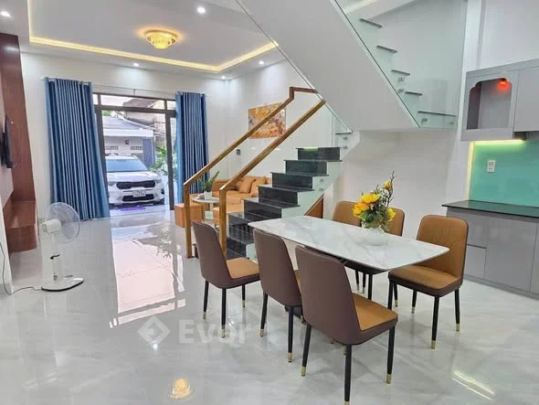 Nhà 2 mê đúc hẻm Phạm Văn Đồng thông Hà Huy Tập, thông Lê Thánh Tôn