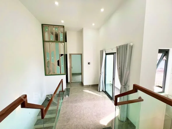 Bán nhà Đẹp hẻm Võ Duy Ninh Thông Nguyễn Trãi Quảng Ngãi - pkhach, 3p ngủ, 2wc, giếng trời, sân xe,.