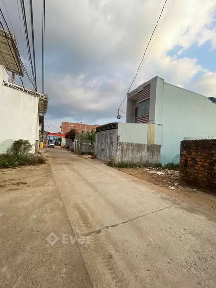 cần bán đất hẻm 309 trường trinh 5x24,5 0336457*** liên hệ trực tiếp chính chủ giúp em ạ