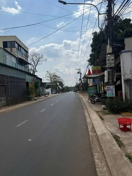 Chủ cần bán trước tết căn nhà mặt tiền ANH HÙNG ĐÔN, cách mặt tiền Lê Duẩn chỉ 50m