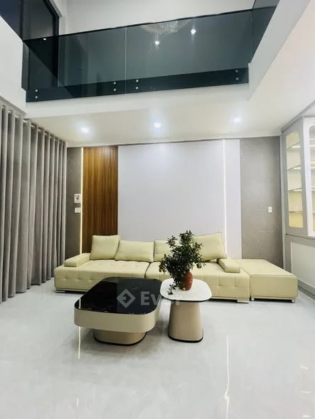 Nhà mới hoàn thiện xinh xắn tại trung tâm P Hoa Lư, gia chủ chăm chút tỉ mỉ.