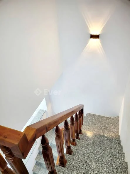 Căn nhà 1 mê ,ô tô đậu trước nhà ! Chỉ cần cọc dọn vào ở đón tết qua năm công chứng