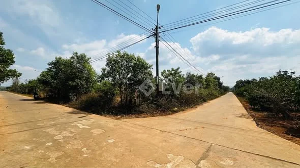 Đất hẻm chính Vũ Lăng. Cách mặt tiền 40m. Lô góc siêu đẹp. Đèn đường bê tông 8m Đất bằng khu dân cư