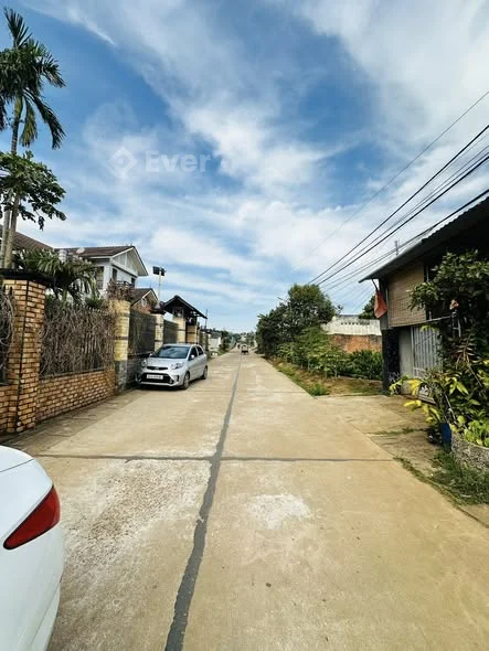 Đất hẻm 152 LẠC LONG QUÂN PHƯỜNG AN PHÚ - Dt : 5 x 40m ( 50m Đất ở ) - Hướng : Tây Nam Zá : 1tỷ0xx