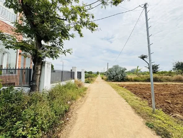 CẦN BÁNN 4 LÔ LIỀN KỀ HẺM 123 HÀN THUYÊN- Vị trí gần hàng thông PHÓ ĐỨC CHÍNH- Dt : 5x35m