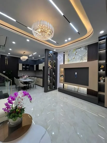 Nhà hẻm 225 Phạm Văn Đồng-Thống Nhất-Gia Lai Diện tích: 5x18 full tc ( hướng nam)