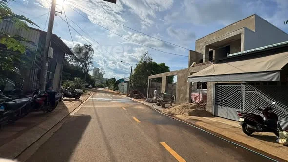 CẦN SANG NHƯỢNG LÔ ĐẤT MẶT TIỀN NGUYỄN THẾ LỊCH. ĐẤT BÊN THẤP VIEW ĐẸP- Dt : 10 x 32m ( Full Tc )