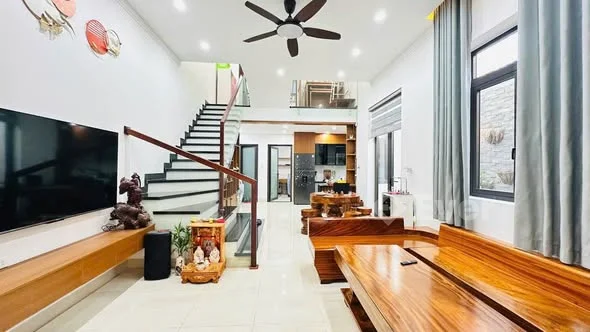 nhà mê lỡ hẻm 90 trường chinh trung tâm phường hội phú ra mường thanh 1km