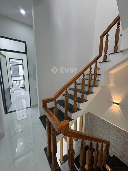 Bán Nhà hẻm Nguyễn Thị Minh Khai , Cách Mặt Tiền 20 Mét , Quy Nhơn 3 Mê Nguyên Sổ Đỏ 34m2