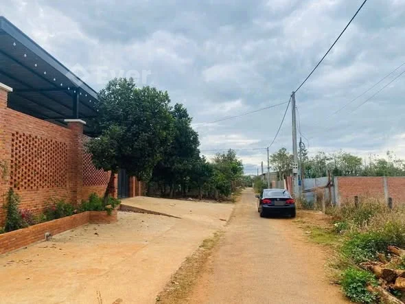 BÁN ĐẤT HẺM 206 LÊ THÁNH TÔN  Diện tích 10 x 50 có 240m thổ cư hướng đông bắc - 2,5 tỷ - 500m²