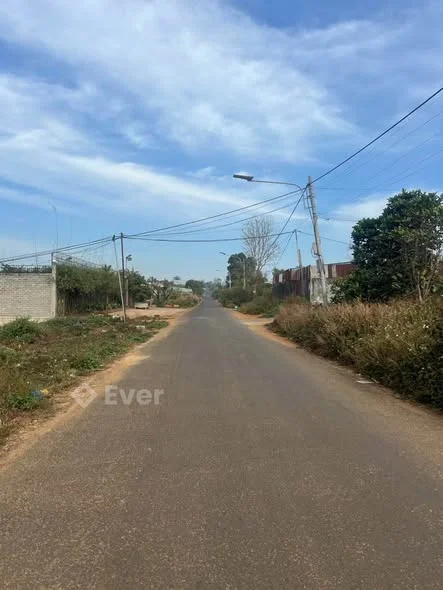 BÁN ĐẤT MẶT TIỀN NGUYỄN SIÊU – TRUNG TÂM PLEIKU • 2 lô liền kề, vị trí đẹp