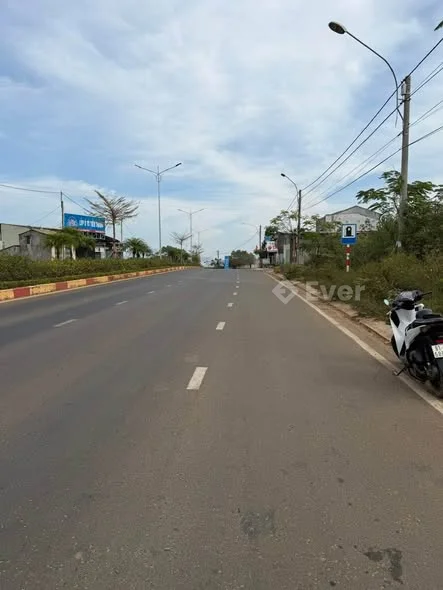 Cần B/án Lô Đất Mặt Tiền NGUYỄN CHÍ THANH - P. AN PHÚ - GIA LAI DT: 9 x 41m ( 50m thổ cư)