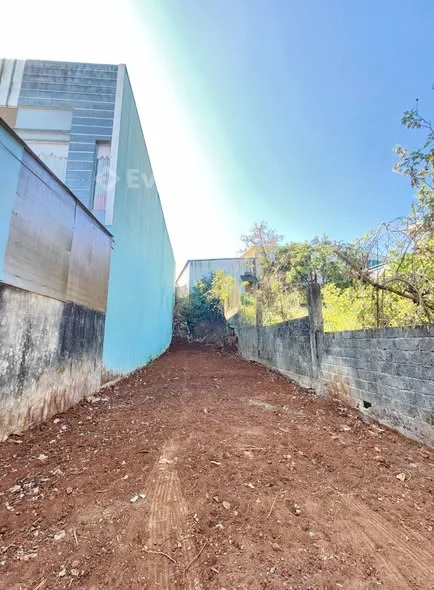 - Đất hẻm 410/40 Lý Thái Tổ thông ra đường Trần Quý Cáp