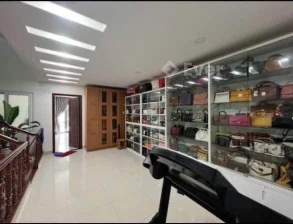 Bán Nhà 3 Tầng 1 Tum Mặt Tiền Đường Thích Quảng Đức, Phước Long, Nha Trang