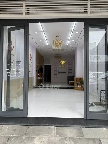 CHO THUÊ NHÀ MẶT TIỀN ĐƯỜNG PHÙNG THẾ TÀI Kết Cấu : 1 trệt 3 lầuTrệt : không gian thoáng