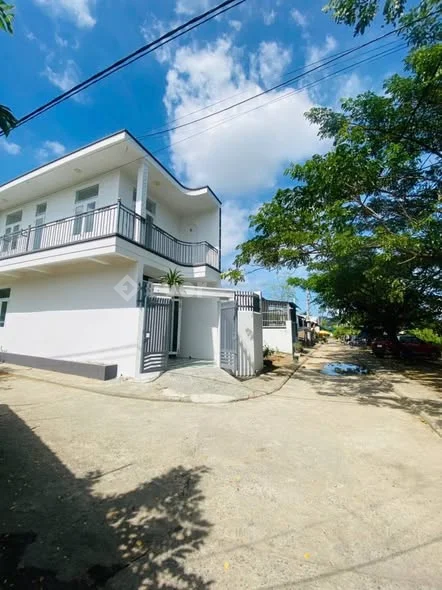 - Bán nhà TĐC Đất Lành - Vĩnh Thái - Nha Trang .- Nhà căn góc, đối diện công viên , - Đường 5m