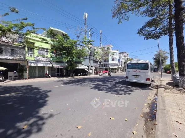 Cần nhượng lại căn nhà vị trí vàng ngay Phường Vĩnh Nguyên, Nha Trang