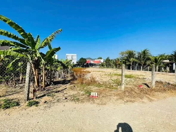 Bán đất Diên Sơn - nay là Diên Điền- Diện tích 95,7m full thổ cư ngang 5,5m xây nhà cực đẹp - 950 triệu - 95.7m²