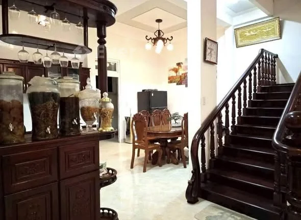 BÁN NHÀ SRXD MẶT TIỀN ĐƯỜNG HỒ XUÂN HƯƠNG P12 TP ĐÀ LẠT (PHƯỜNG LÂM VIÊN) Diện tích: 230m² - 13,5 tỷ - 230m²