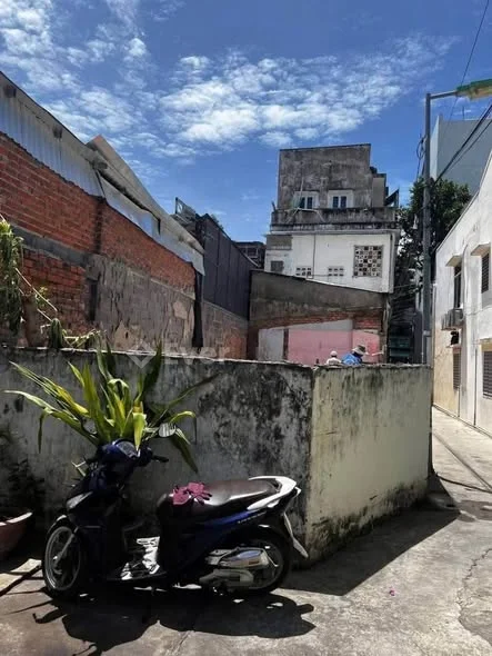 Bán lô góc hẻm cách Lê Hồng Phong chỉ 20m gần Coopmart giá 2.680 tỷ • DT 42.7m2. Ngang 5.2m