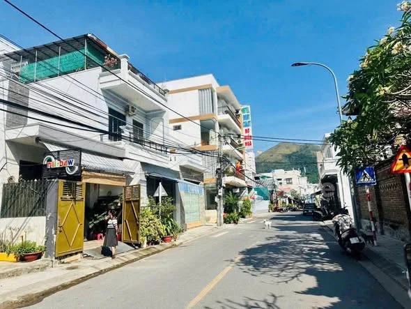 Bán gấp nhà góc 2 mặt tiền đường Phú Đức cách biển 600m , Bắc Nha Trang giá tốt chốt nhanh 7.850 tỷ - 7,85 tỷ - 95.2m²