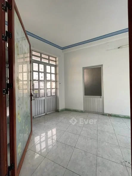 Bán nhà 4 tầng mặt tiền đường TÔN THẤT TÙNG (ngang 8.7m) cách biển 400m giá 9.5 tỷ • DT: 42.3m2 - 9,5 tỷ - 42.3m²