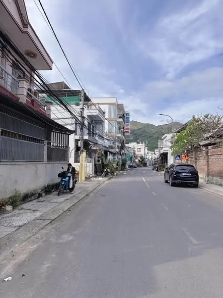 NHÀ PHỐ GIÁ TỐT NHÀ CĂN GÓC 2 MẶT TIỀN ĐƯỜNG PHÚ ĐỨC - BẮC NHA TRANG CÁCH BIỂN 800M - 7,85 tỷ - 95.2m²