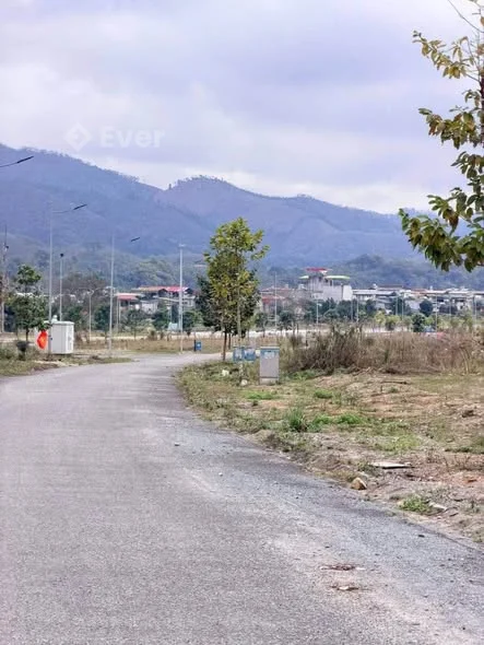 14xx: 131m2 mt 6,6m x20mBán lô đất đường T2 đảm bảo đẹp nhất tuyến đường, k vướng gì