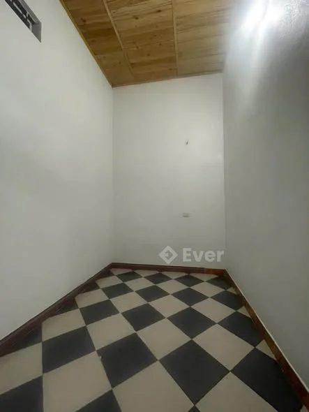 Bán gấp giá giảm hết cỡ-Giá chỉ còn 1 tỷ 450 Tr -Đc : Tại Ngõ 2 đường Hà Đặc Pom Hán , Cam Đường