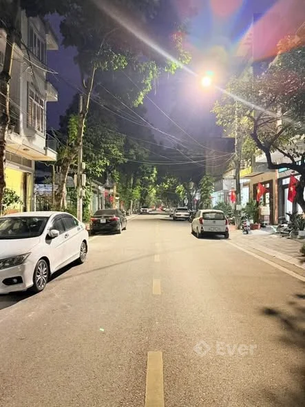 GIÁ 4 TỶ 100 TRIỆU – RA LỘC KHÁCH THIỆN CHÍNHÀ 3 TẦNG LẠC SƠN