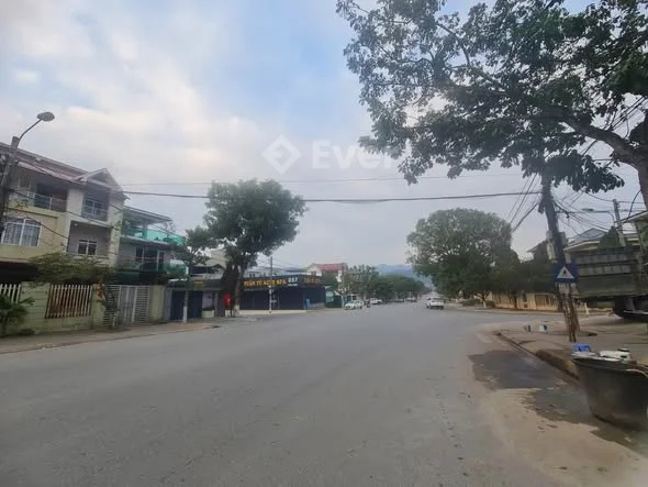 Chính chủ bán lô đất rộng, đẹp mặt đường lớn Phú Thịnh. - 9 tỷ - 240m²