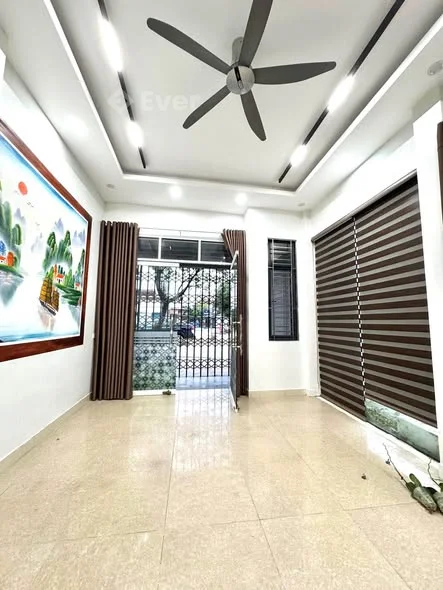 Cho thuê cả nhà 2 tầng vừa ở vừa kinh doanh.Nhà 2 mặt tiền: Ng An Ninh-Phan Trọng Tuệ - 7 triệu - 60m²