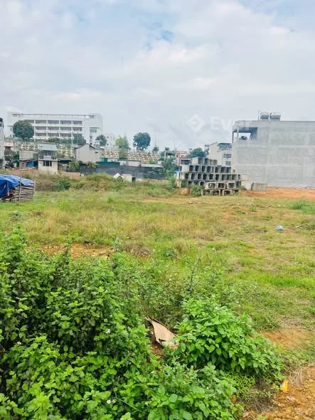 Cần tiền thiện chí bán lô đất siêu đẹp không vướng gì, nằm trên con đường sầm uất