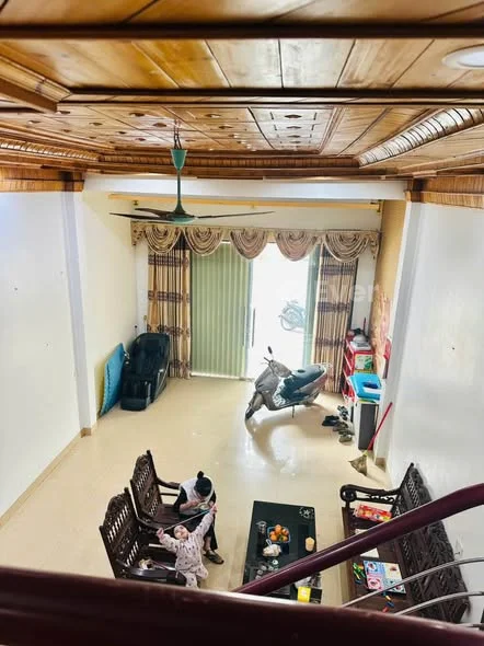 Bá.n nhà cấp 4 gác lửng đường TRẦN THỊ LAN ngay đầu B2