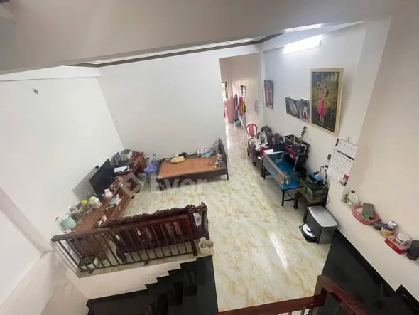 Bạn đang muốn tìm một căn nhà ưng ý để về ở được luôn thì còn chần chừ gì nữa căn nhà 2 tầng lệch - Thỏa thuận - 90m²