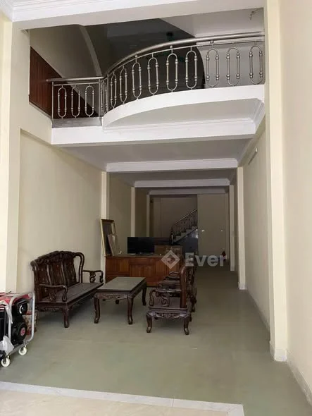 Nhà 3 tầng vị trí cực đẹp mặt Chợ Kim Tân, 80m2, gia 6,5 tỷ