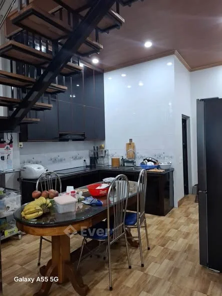 CẦN BÁN GẤP CĂN NHÀ 3 TẦNG ĐƯỜNG SOI CHIỀNG B8 GẦN CỔNG TRƯỜNG PHĐH THÁI NGYÊN TẠI TỈNH LÀO CAI