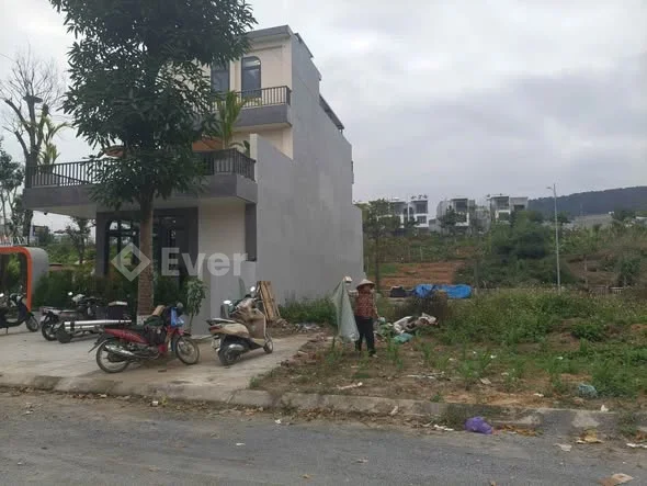 2.0x tỷ lô đất ngay siêu thị Go - Bìa chính chủVị trí: Đường Phan Huy Ích - P.Cam Đường