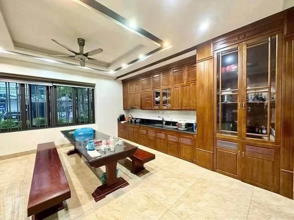 Bán căn nhà 2 mặt tiền Khu Đô Thị Phú GiaDiện tích : 161.1m2 .Hướng : Đông, Đông Nam