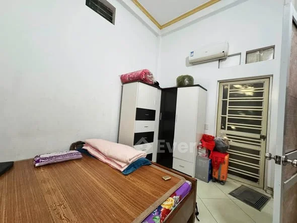 Nhà 3 tầng, đường Điện Biên, Cốc Lếu. 2 mặt thoáng