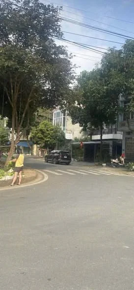 Lô đất hai mặt thoáng trước và sau, mặt tiền 7,5m khu B6, 111m2