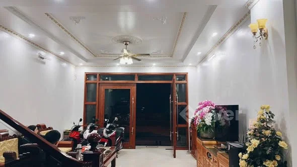 CẦN BÁN BÁN NHÀ3 TẦNG ĐẸP HiỆN ĐẠI ĐƯỜNG NGUYỄN TUÂN b9 ,thuộc phường cam đường