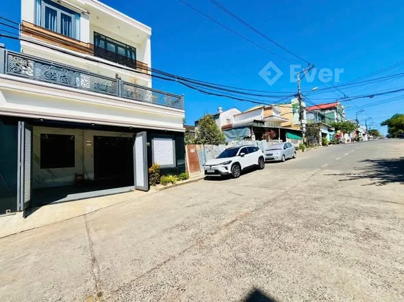 Căn Nhà Cực Tâm Huyết Của Nhà em DT : 7x10( thực tế 14) Mặt Tiền 260 Amakheđường 4 làng oto