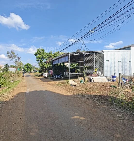 Bán đất mặt tiền đường nhựa trung tâm B4 – Thôn 4 – Phường BMT