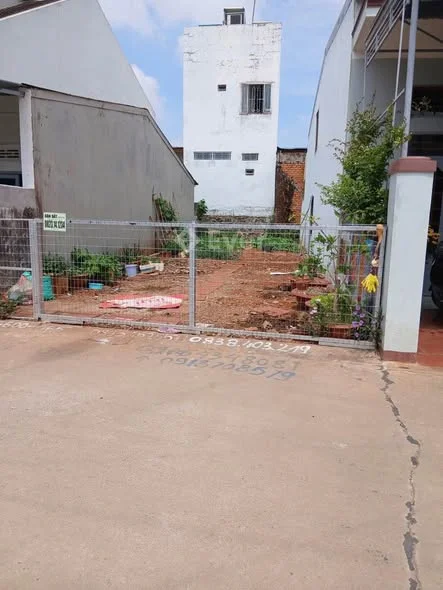 Lô mặt tiền Y Bhin - AmajaoDT: 5m x 19m TC 100%)( Thực tế 5m20 )