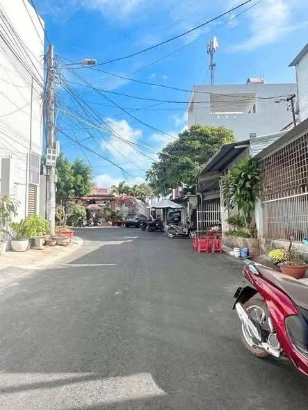 Nhà hẻm cấp 1 Nguyễn văn cừ, P. Tân Lập, Dak Lakhẻm siêu to 2 xe tải tránh nhau thoải mái - 3,7 tỷ - 66m²