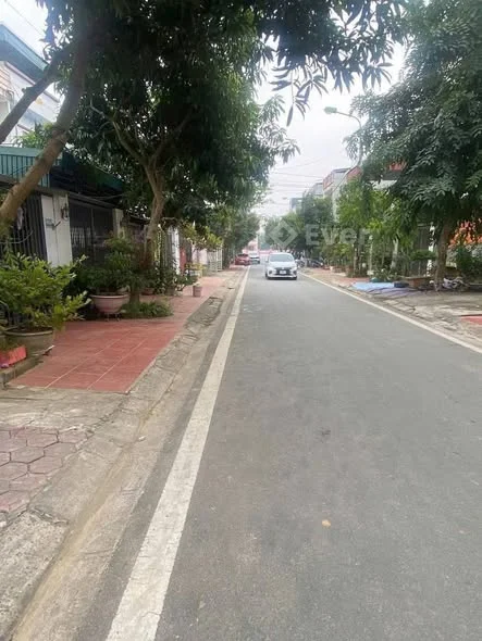 Bán lô đất đường Chế Lan Viên - Bắc Lệnh Vị trí .đẹp không hố ga